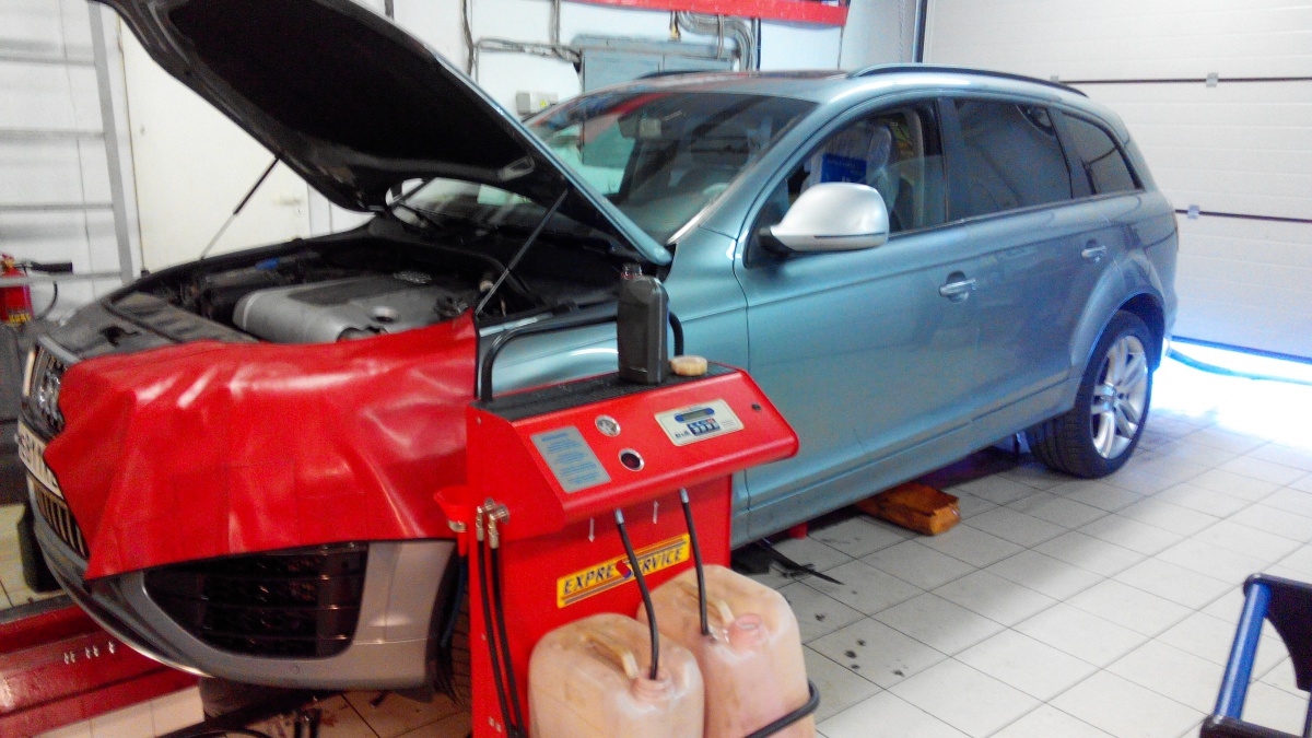 Замена масла в АКПП Audi Q7 2008