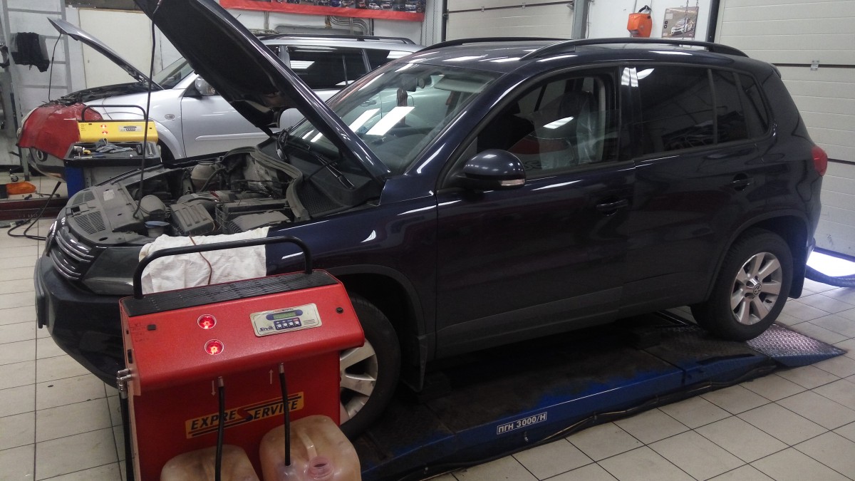 Замена масла в АКПП Volkswagen Tiguan 2012